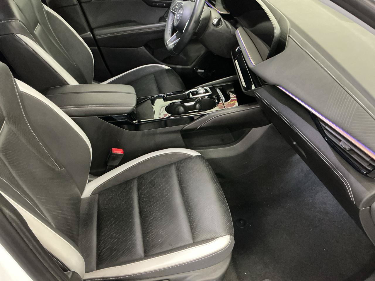 Used 2024 Buick Envision Sport Touring AWD/4WD image 12