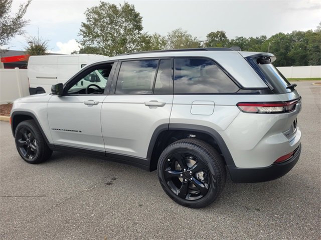 New 2025 Jeep Grand Cherokee Limited image 10