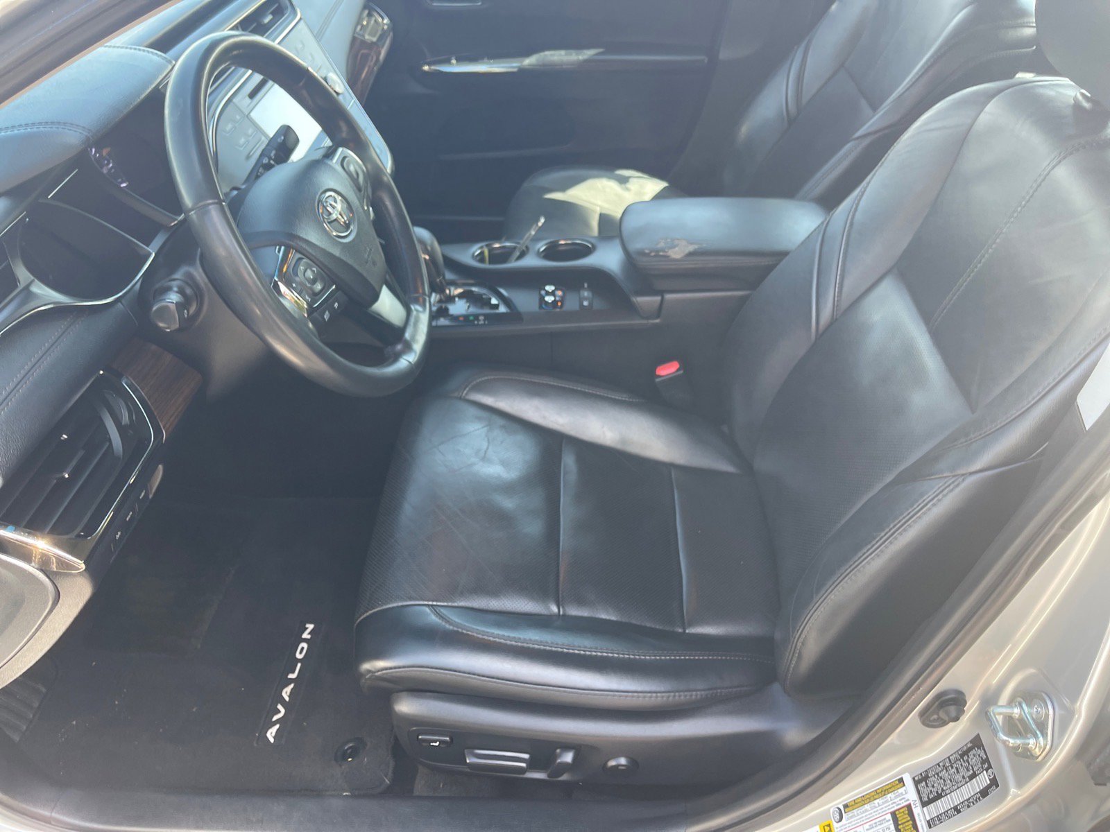 Used 2015 Toyota Avalon Limited w/ Technology Package FWD image 10