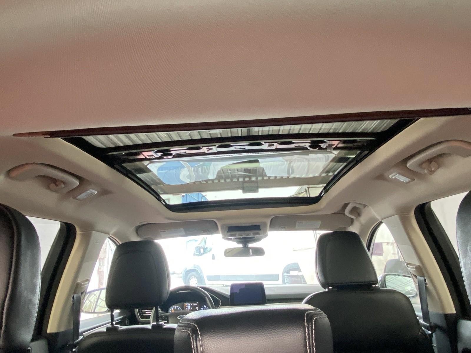 Used 2020 Ford Escape SEL image 14