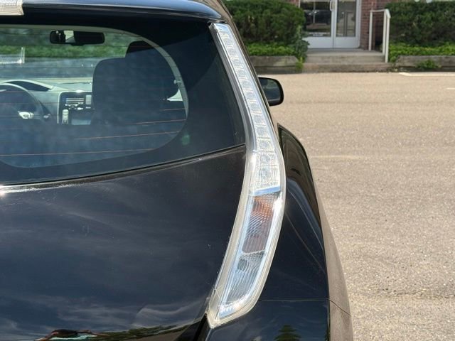 Used 2016 Nissan Leaf SV w/ Premium Package FWD image 18