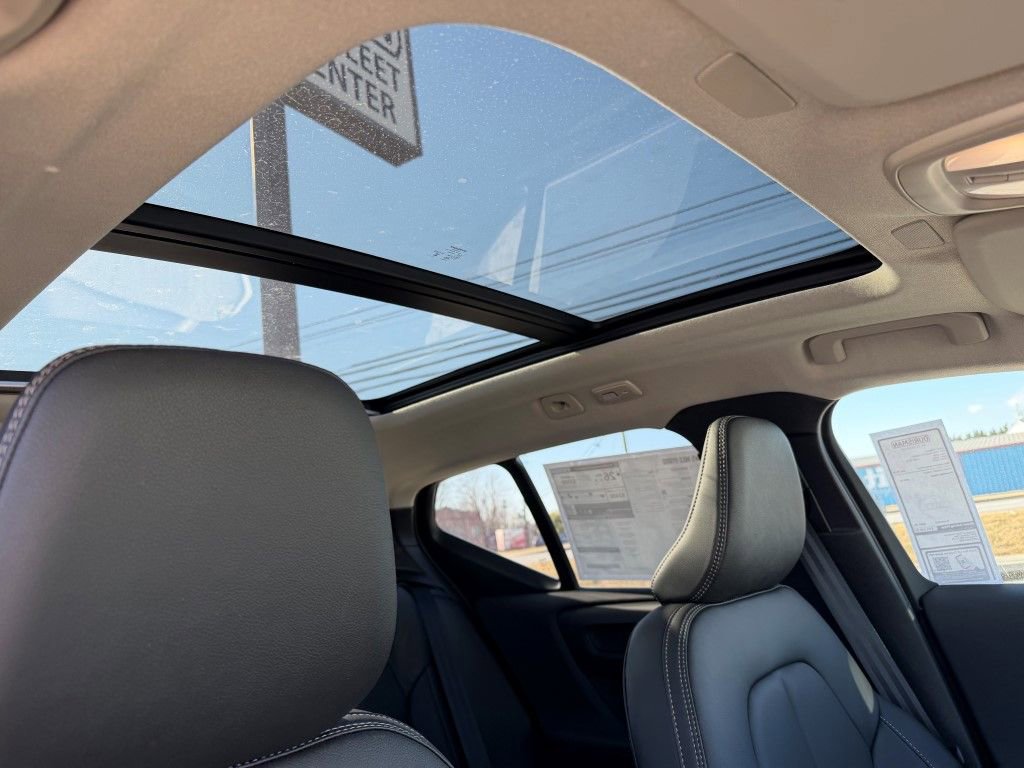 New 2026 Volvo XC40 B5 Ultra w/ Protection Package Premier image 10