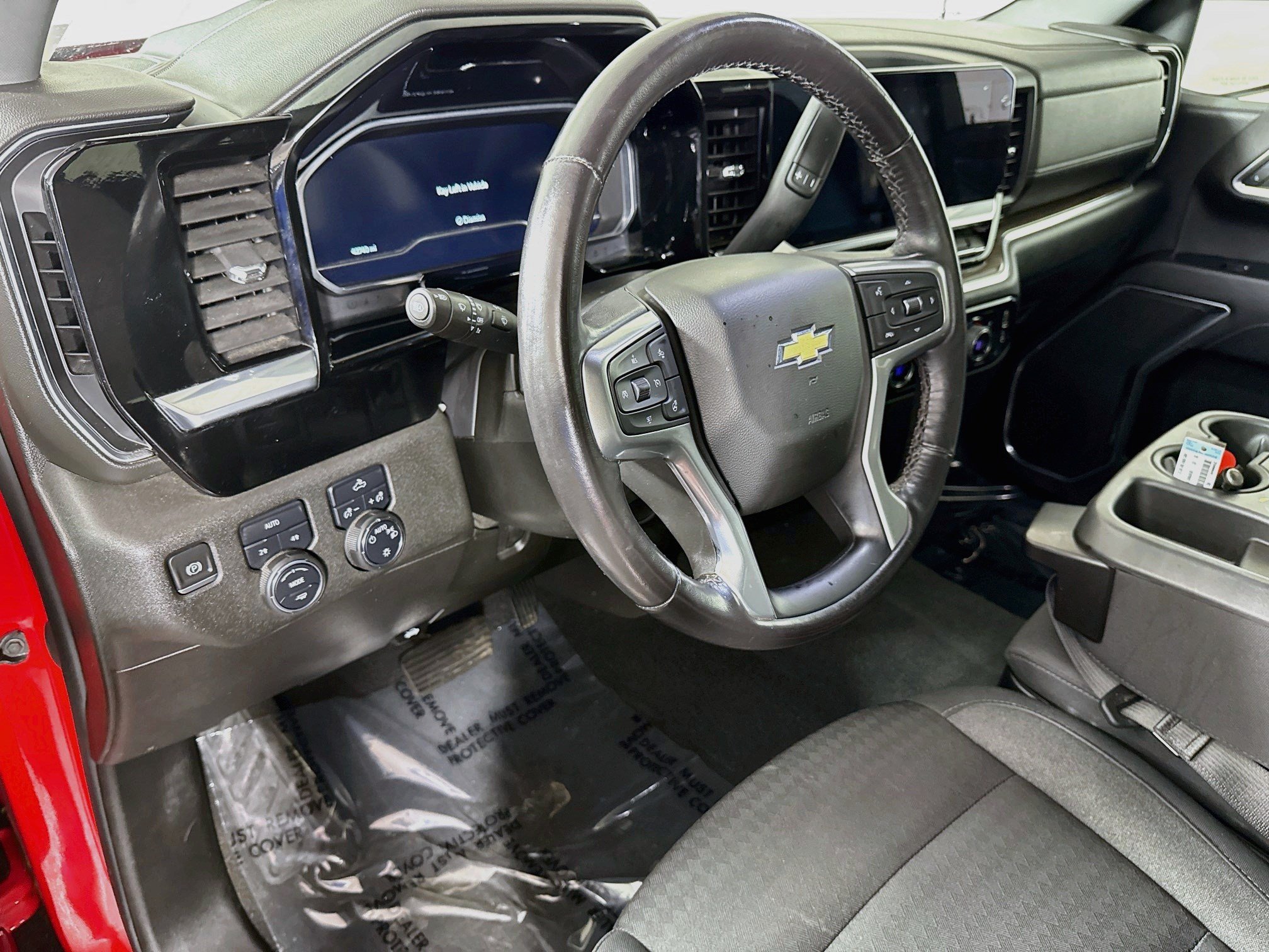 Used 2022 Chevrolet Silverado 1500 LT AWD/4WD image 22