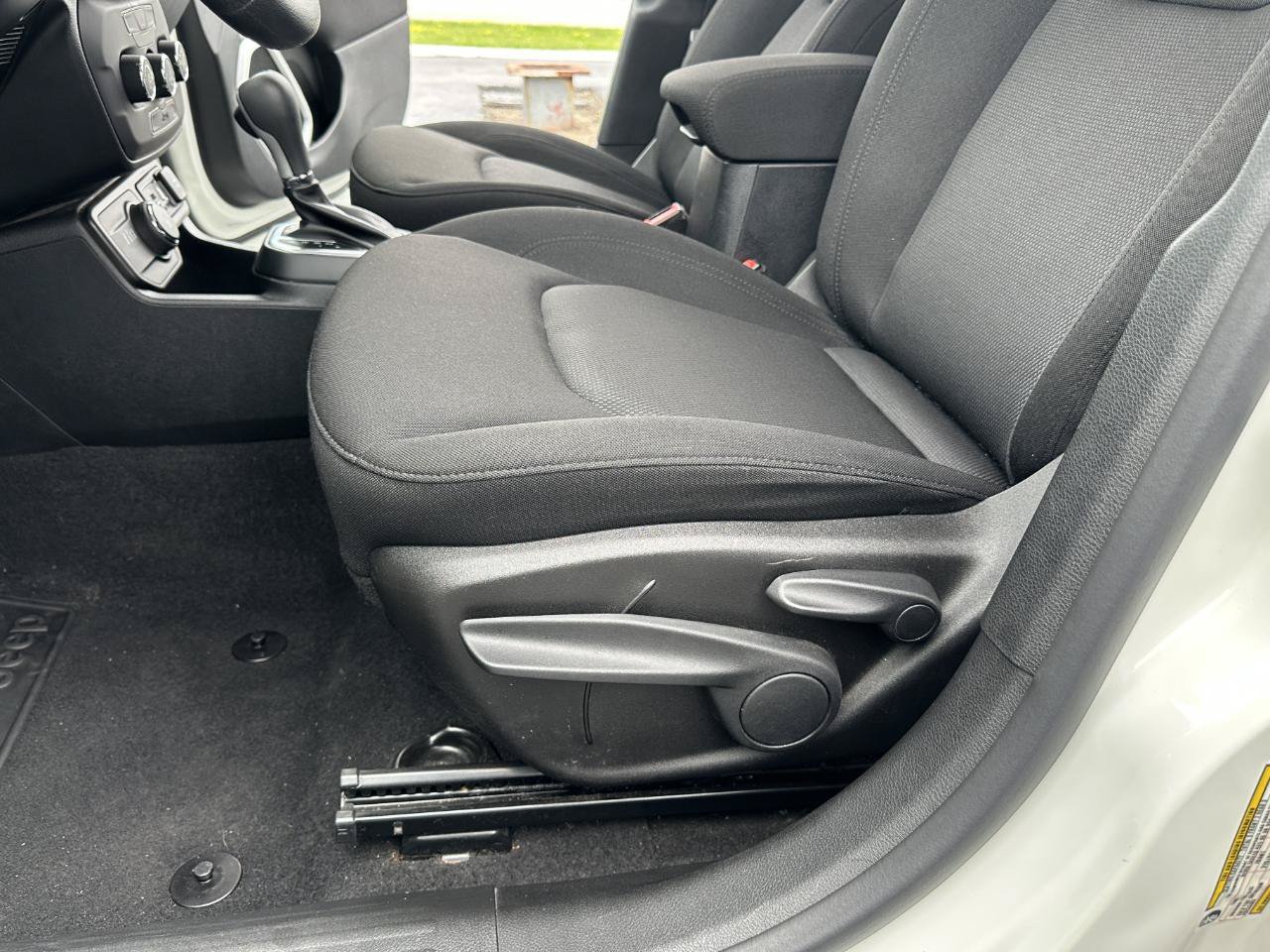 Used 2019 Jeep Renegade Sport AWD/4WD image 26