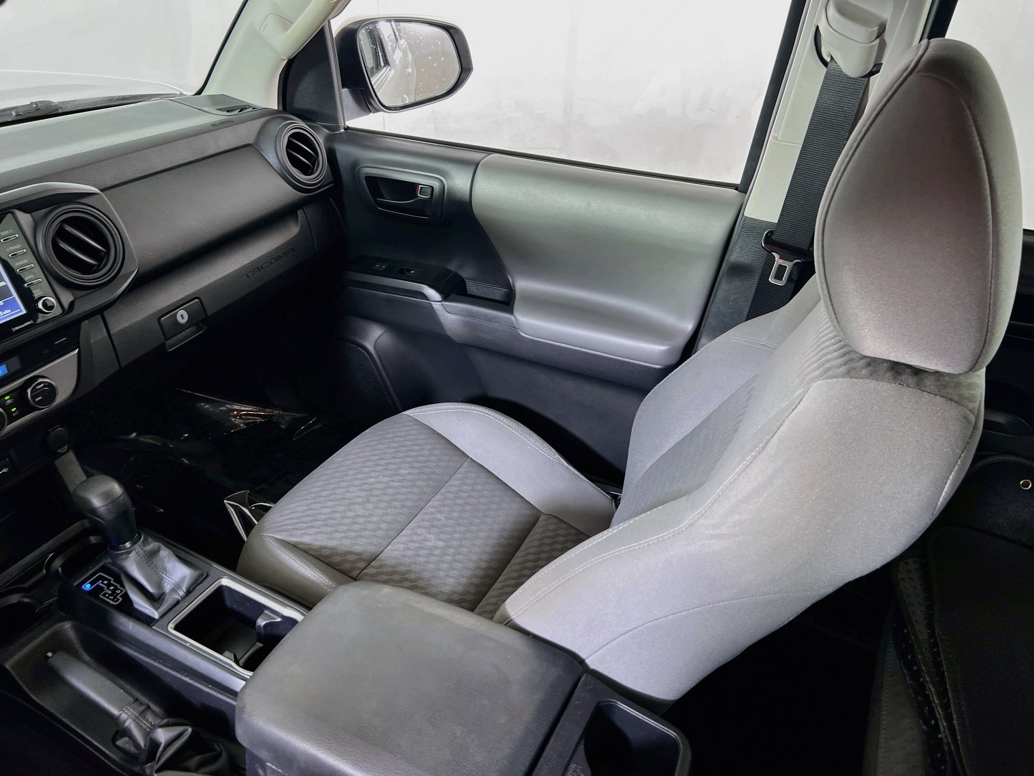 Used 2022 Toyota Tacoma SR AWD/4WD image 21
