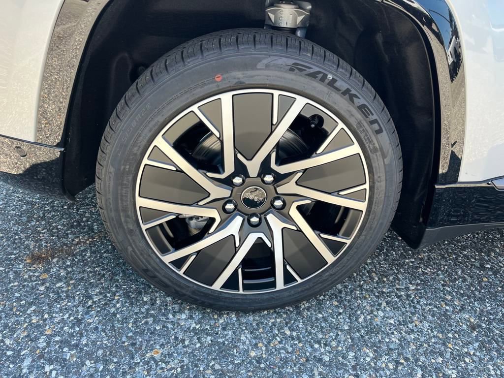 New 2025 Jeep Wagoneer S Limited image 25