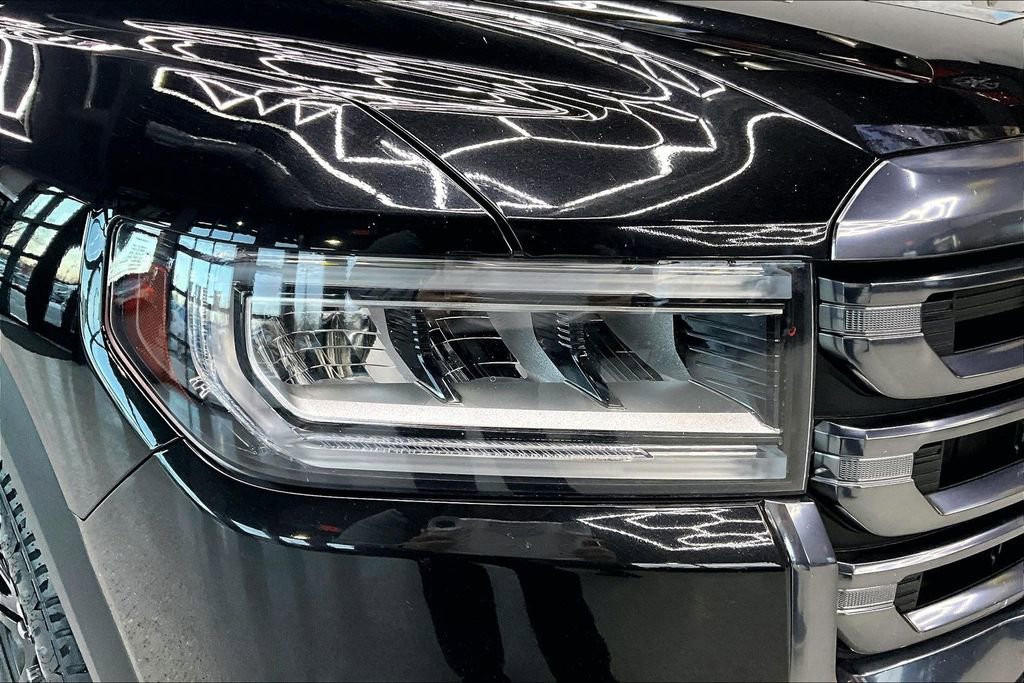 Used 2022 GMC Acadia AT4 w/ GMC Pro Grade Package AWD/4WD image 34
