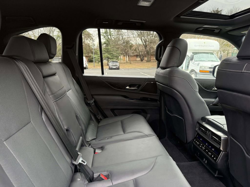 Used 2022 Lexus LX 600 4WD w/ Appearance Package image 16