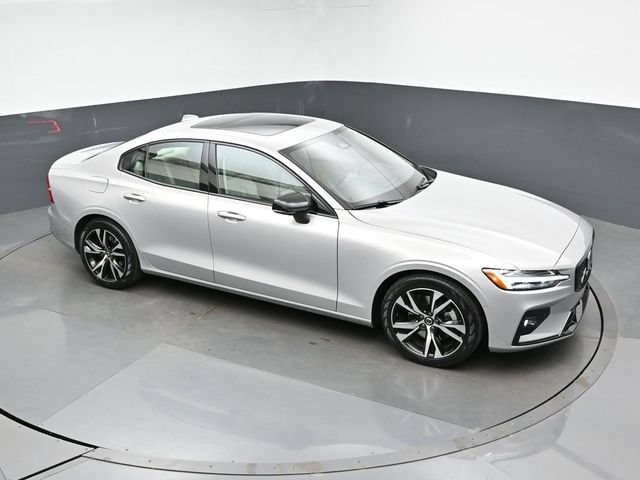 Used 2025 Volvo S60 B5 Plus AWD/4WD image 52