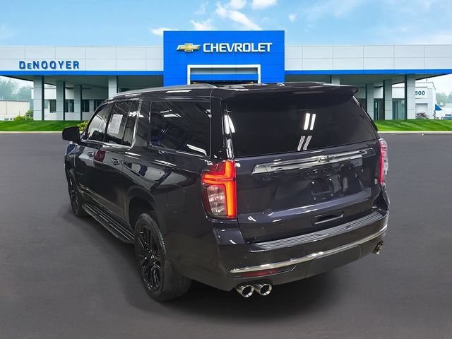 Used 2024 Chevrolet Suburban Premier w/ Premium Package AWD/4WD image 11