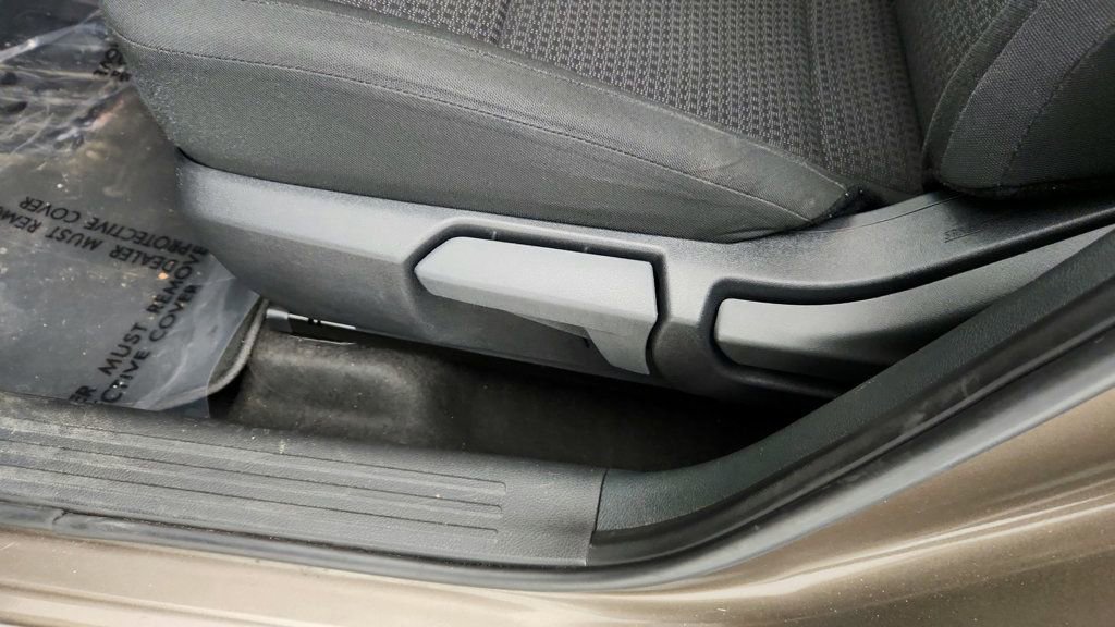 Used 2025 Nissan Kicks S image 11