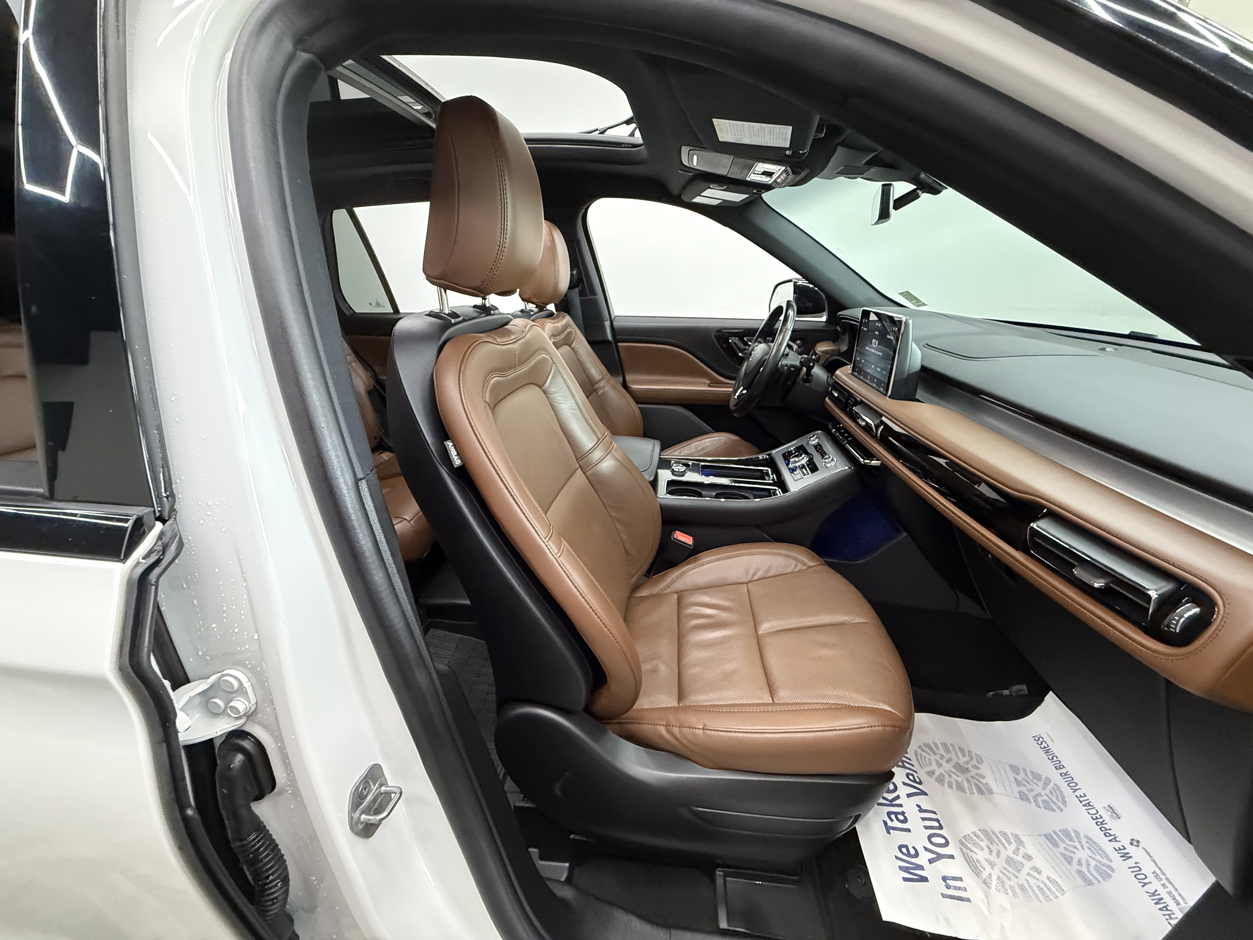 Used 2023 Lincoln Aviator Reserve w/ Jet Appearance Package AWD/4WD image 22