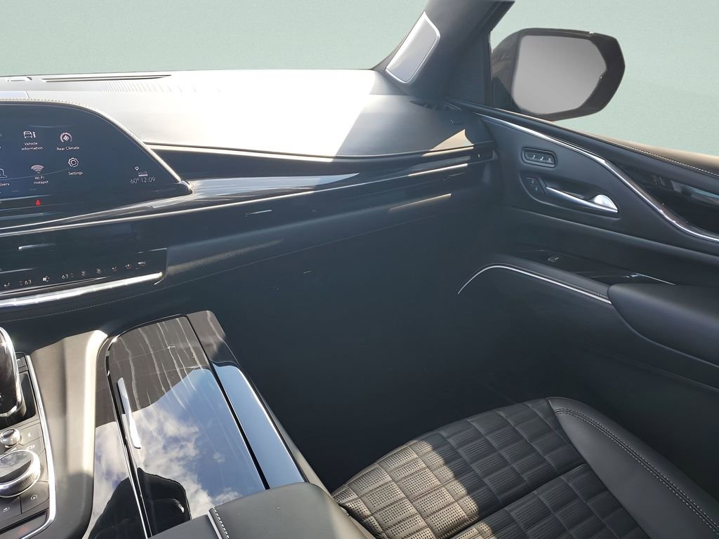 Used 2024 Cadillac Escalade ESV V image 11