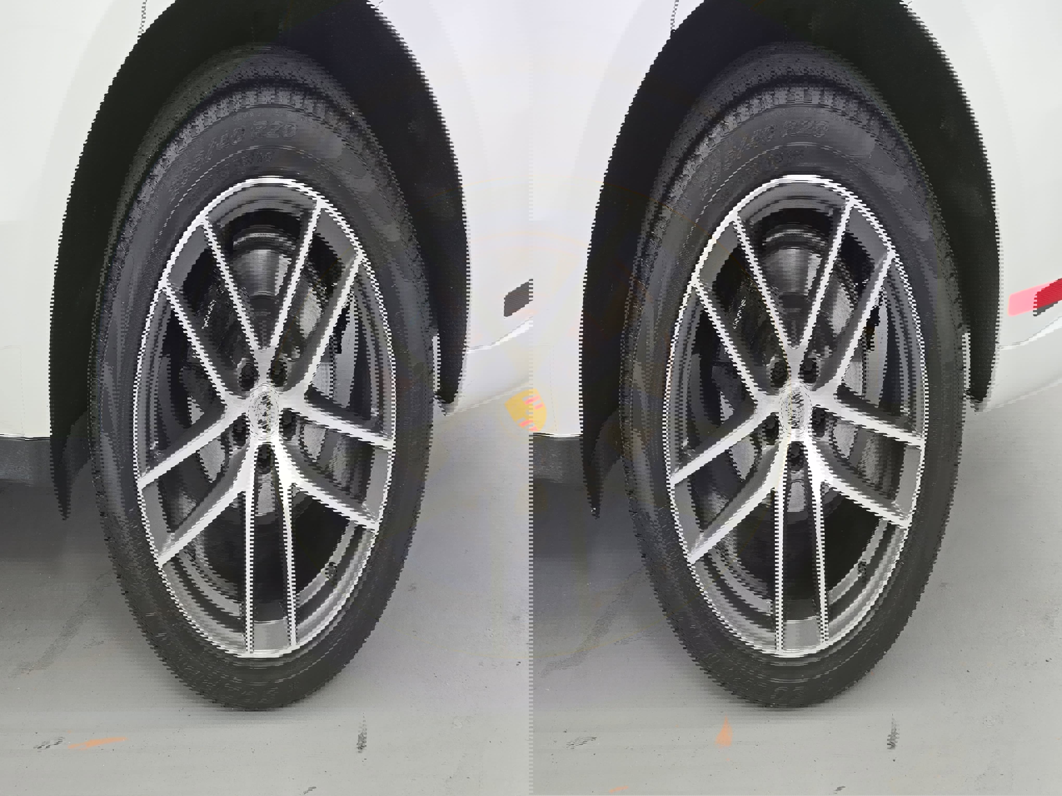 Used 2023 Porsche Macan Turbo image 33