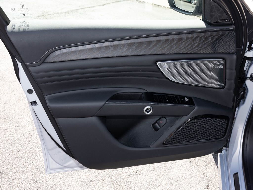 New 2025 Maserati Grecale GT image 17