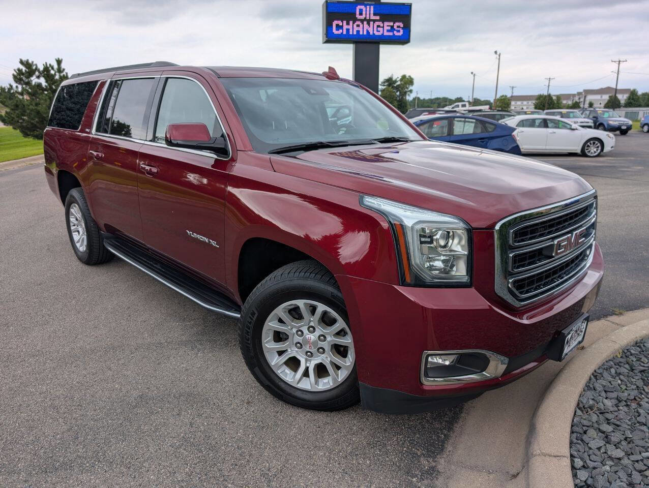 Used 2019 GMC Yukon XL SLT w/ Open Road Package image 3