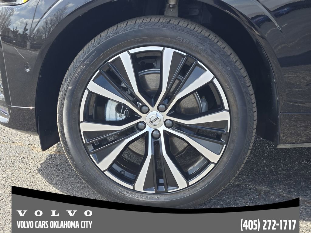 Certified 2025 Volvo XC60 B5 Plus AWD/4WD image 11