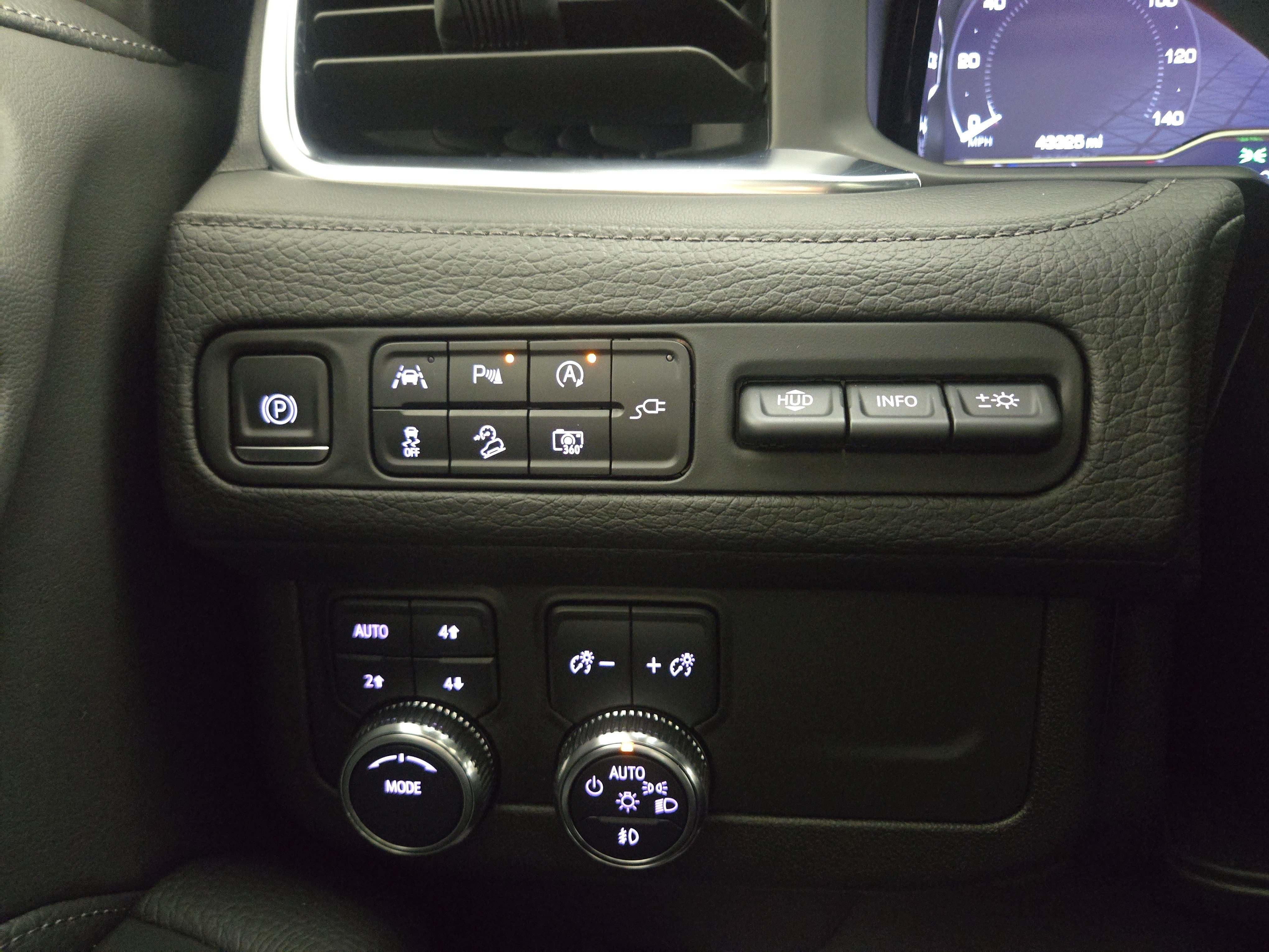 Certified 2022 GMC Yukon Denali image 30