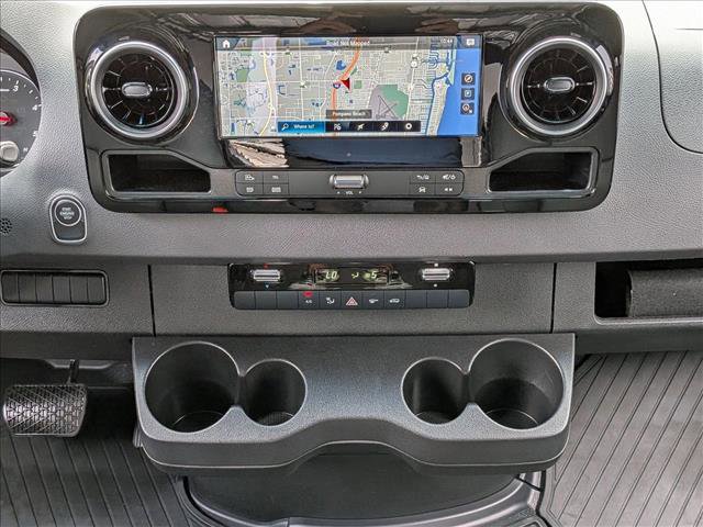 Used 2024 Mercedes-Benz Sprinter 2500 image 12