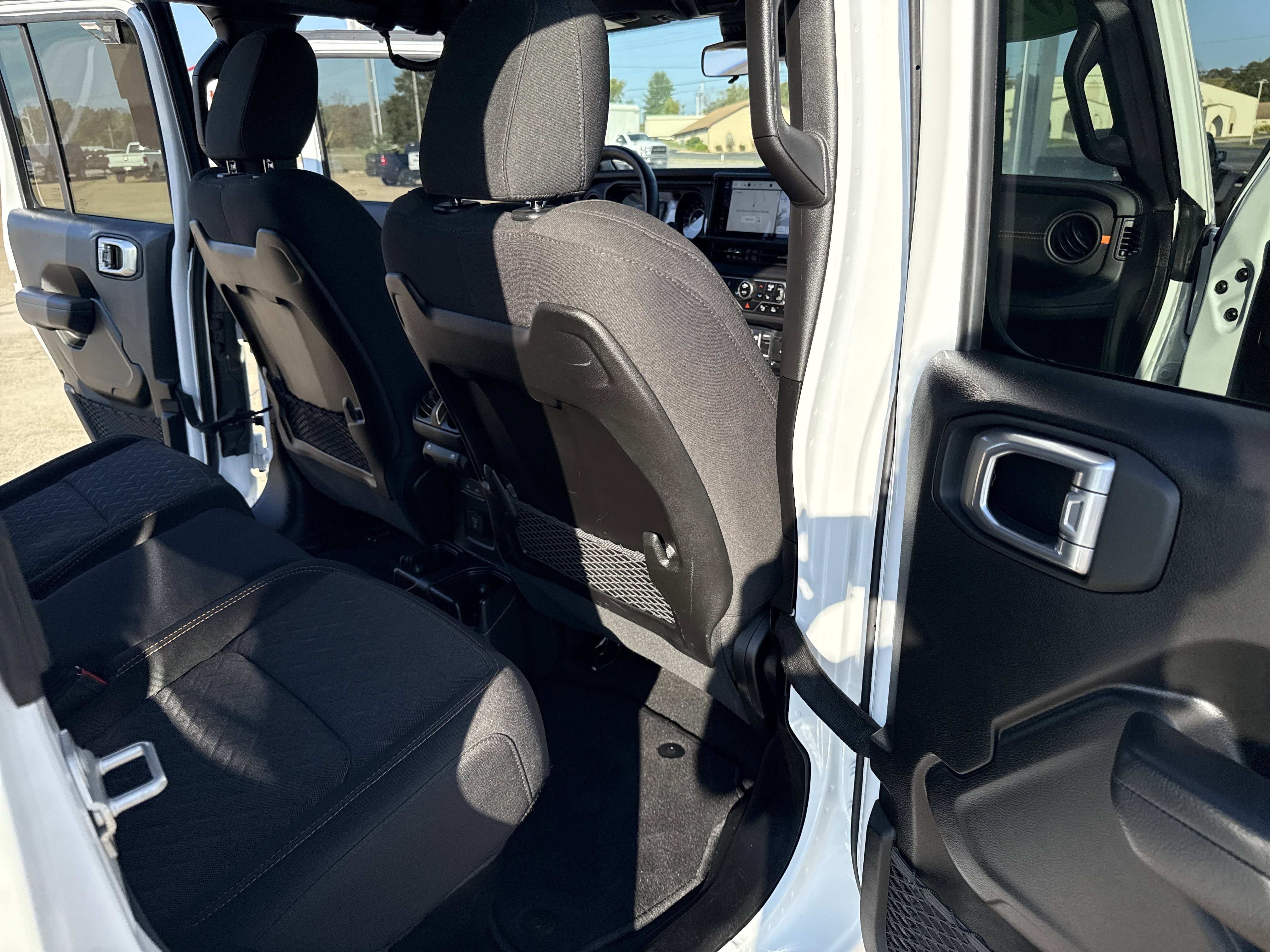 Used 2024 Jeep Gladiator Mojave w/ Safety Group image 32