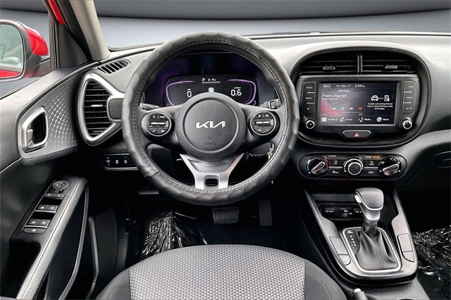 Used 2025 Kia Soul LX image 8