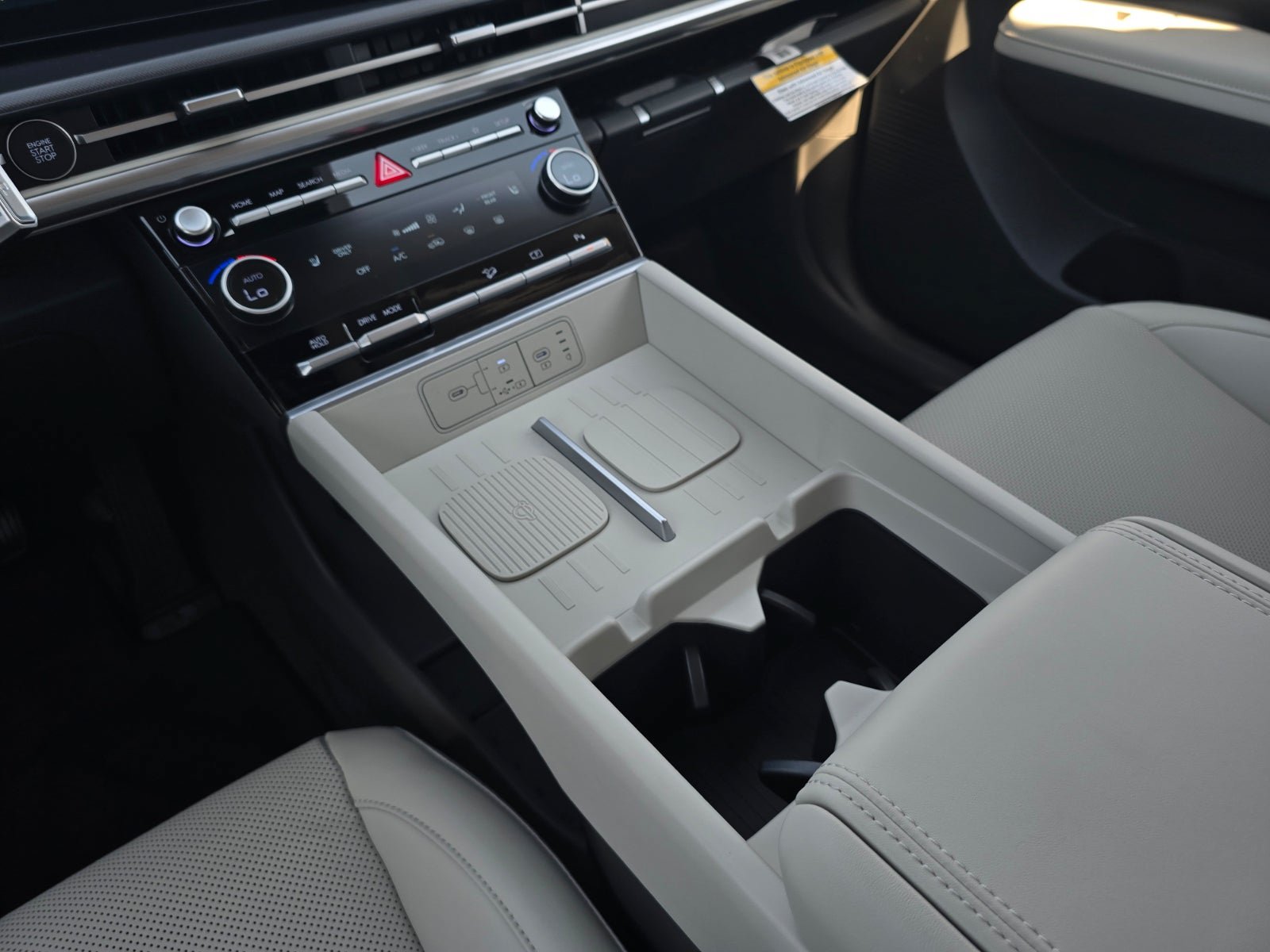 New 2027 Hyundai Santa Fe SEL FWD image 17