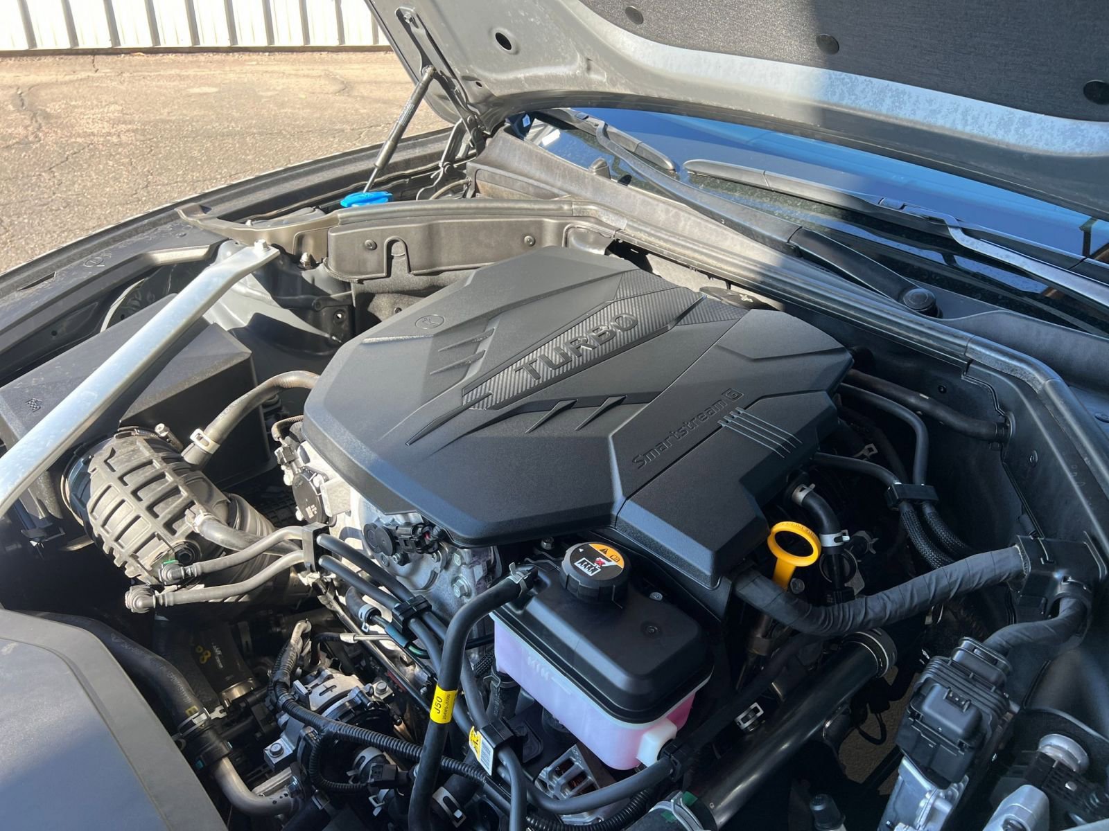 Used 2025 Genesis G70 2.5T image 32
