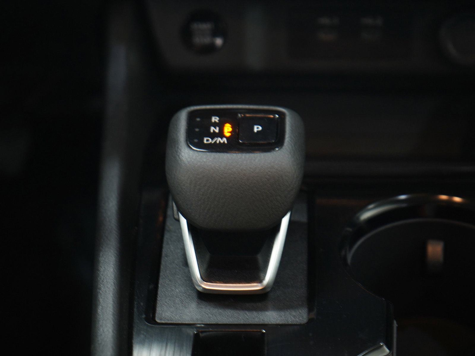 Used 2025 Nissan Rogue SV image 18