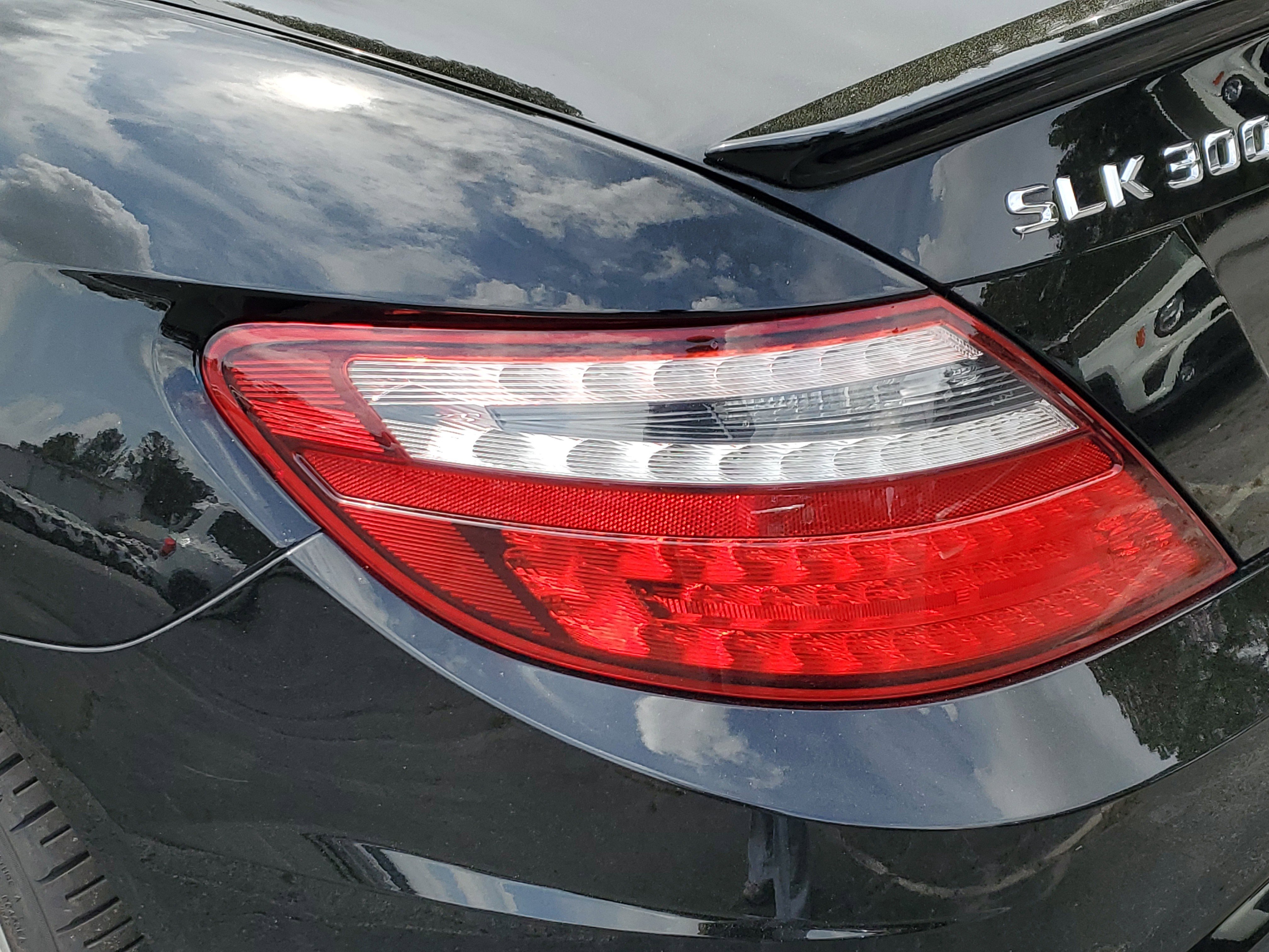 Used 2016 Mercedes-Benz SLK 300 image 8