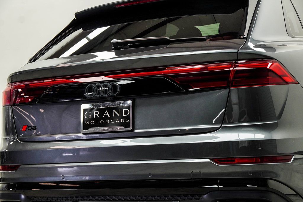 Used 2024 Audi Q8 Prestige w/ Prestige Package image 14