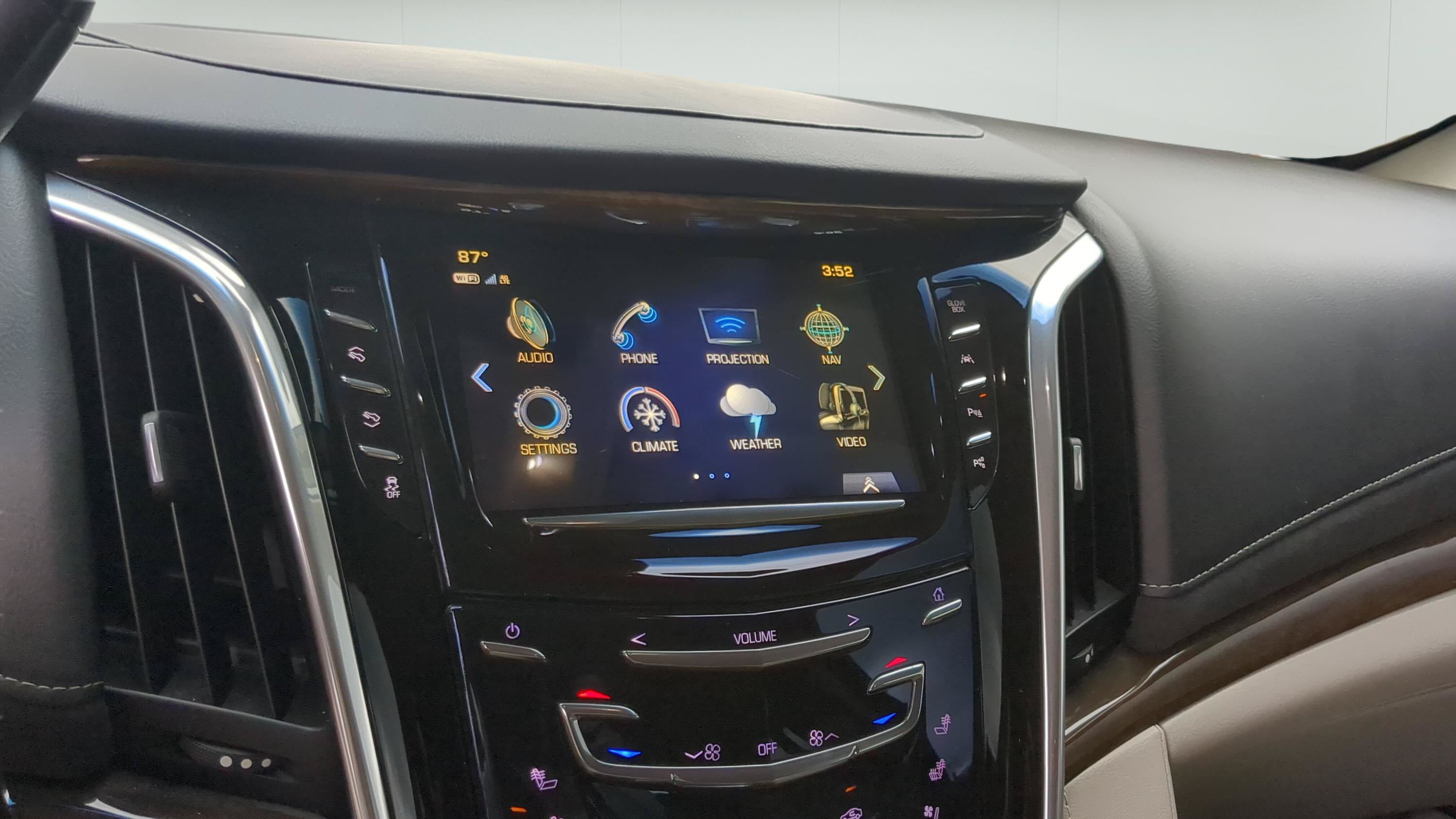 Used 2019 Cadillac Escalade Premium Luxury AWD/4WD image 16