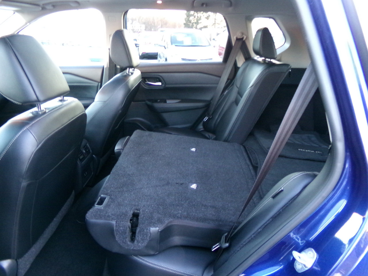 Used 2023 Nissan Rogue SL image 45