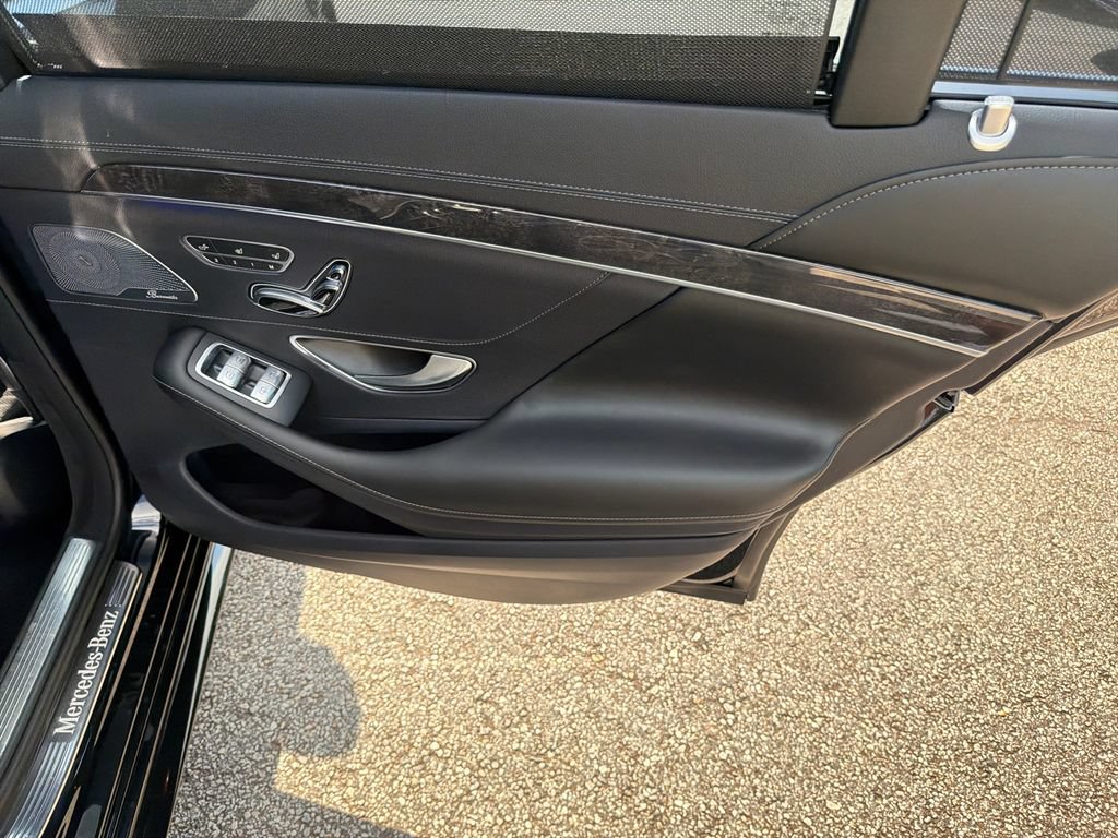 Used 2019 Mercedes-Benz S 560 Sedan image 16