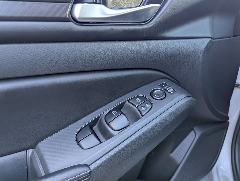 Used 2024 Nissan Altima 2.5 SV image 17