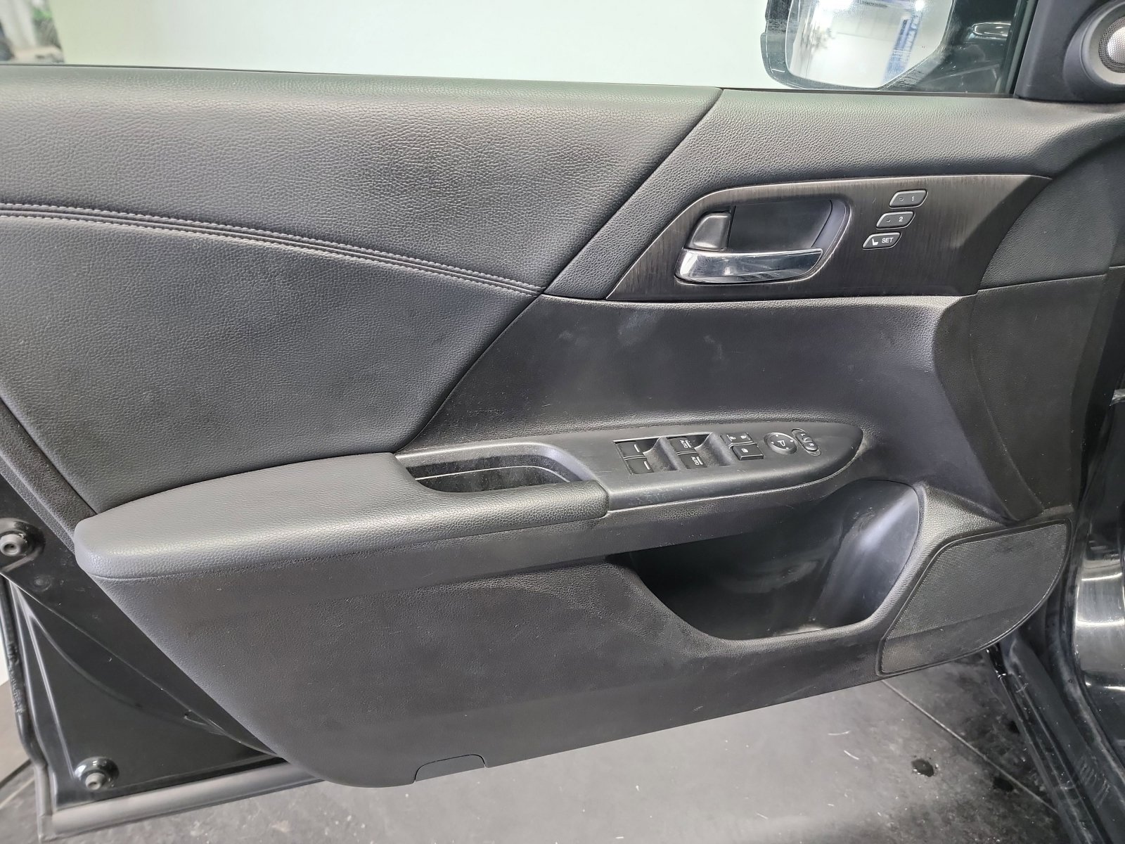 Used 2015 Honda Accord EX-L image 13