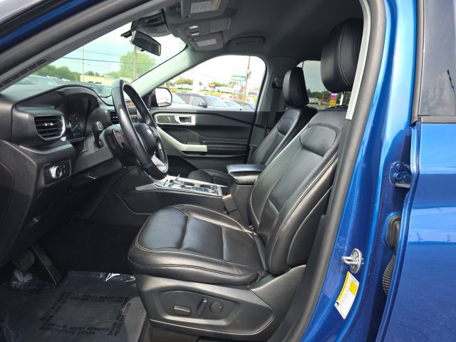 Used 2020 Ford Explorer XLT w/ Equipment Group 202A AWD/4WD image 11
