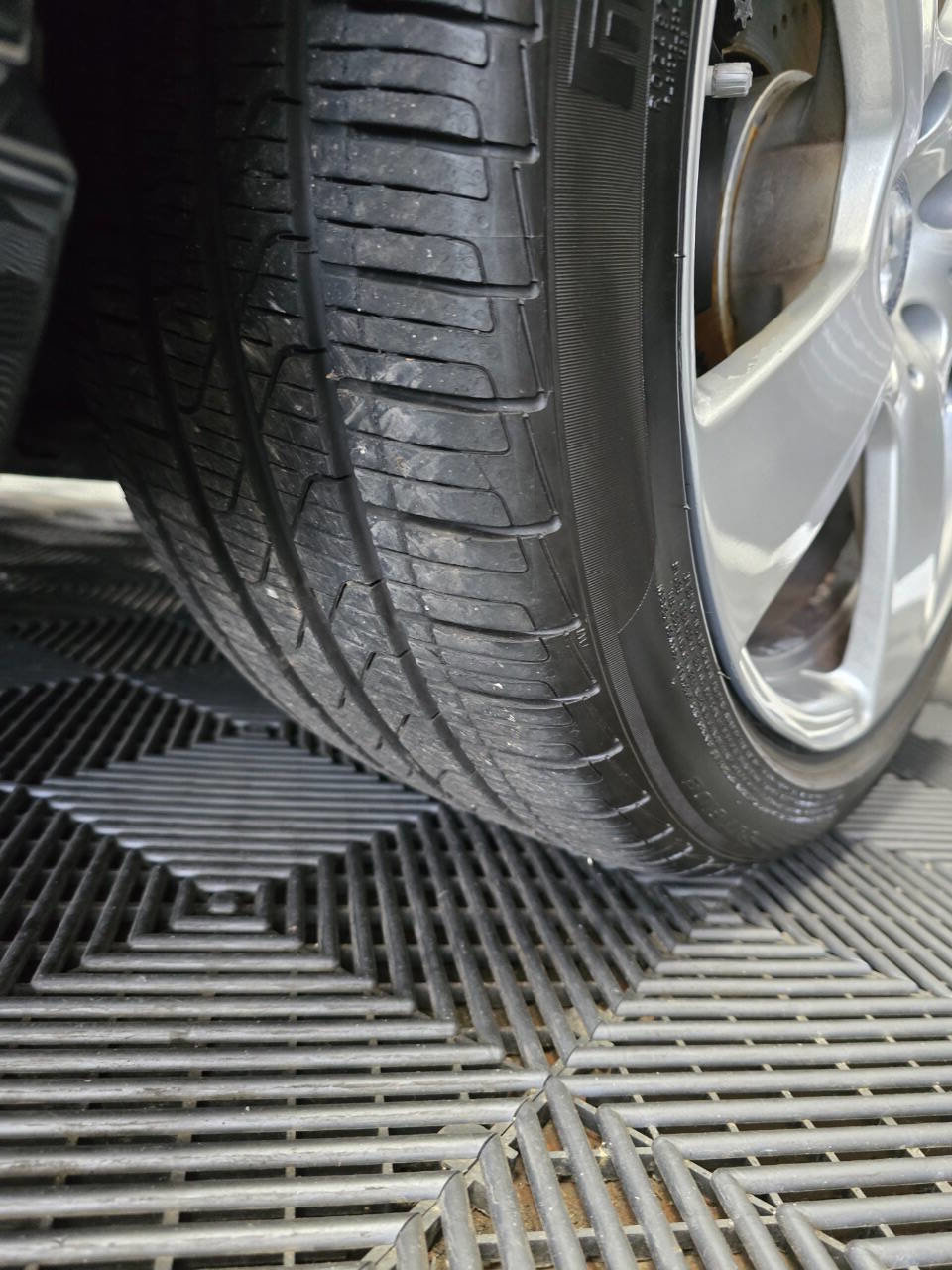 Used 2012 Mercedes-Benz E 350 4MATIC Sedan image 32