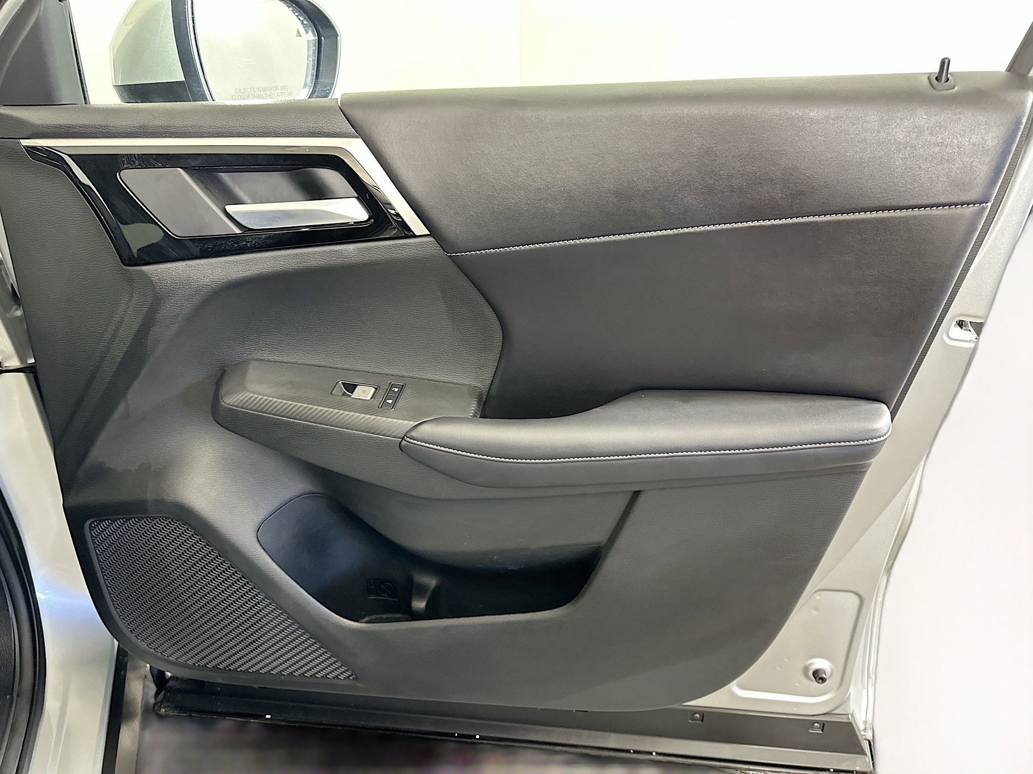 Used 2024 Mitsubishi Outlander SE image 35