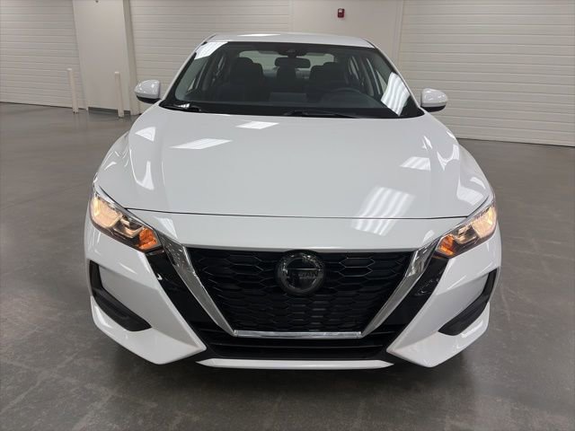 Used 2023 Nissan Sentra SV image 2