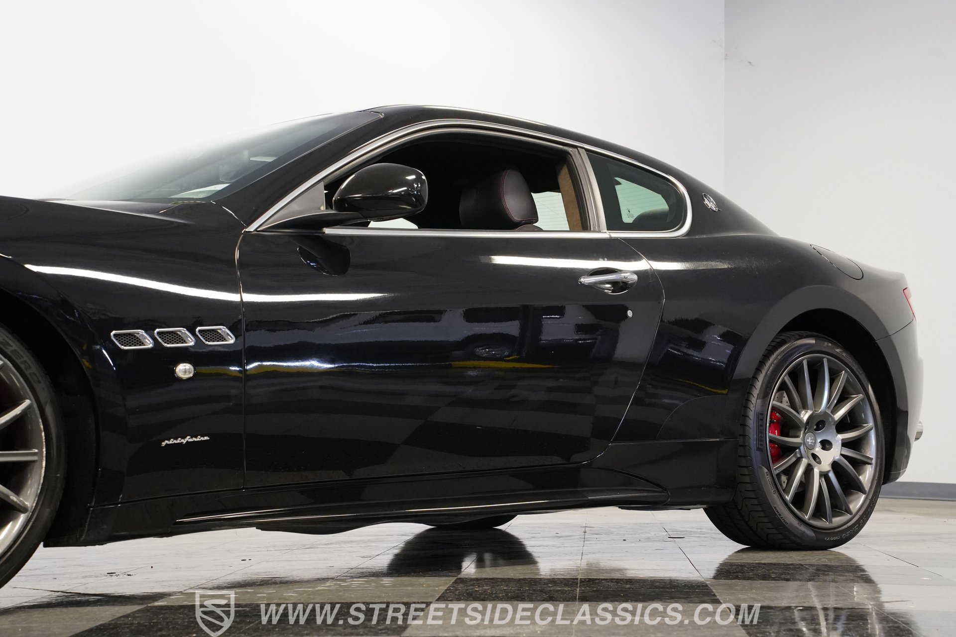 Used 2010 Maserati GranTurismo S image 23