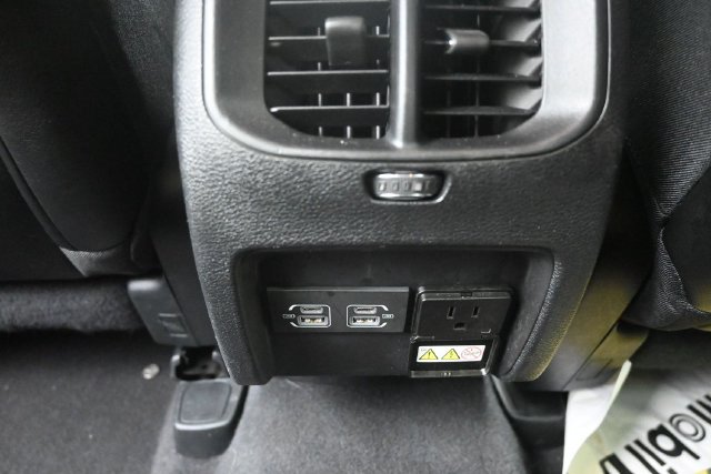 Used 2022 Jeep Cherokee Trailhawk AWD/4WD image 31
