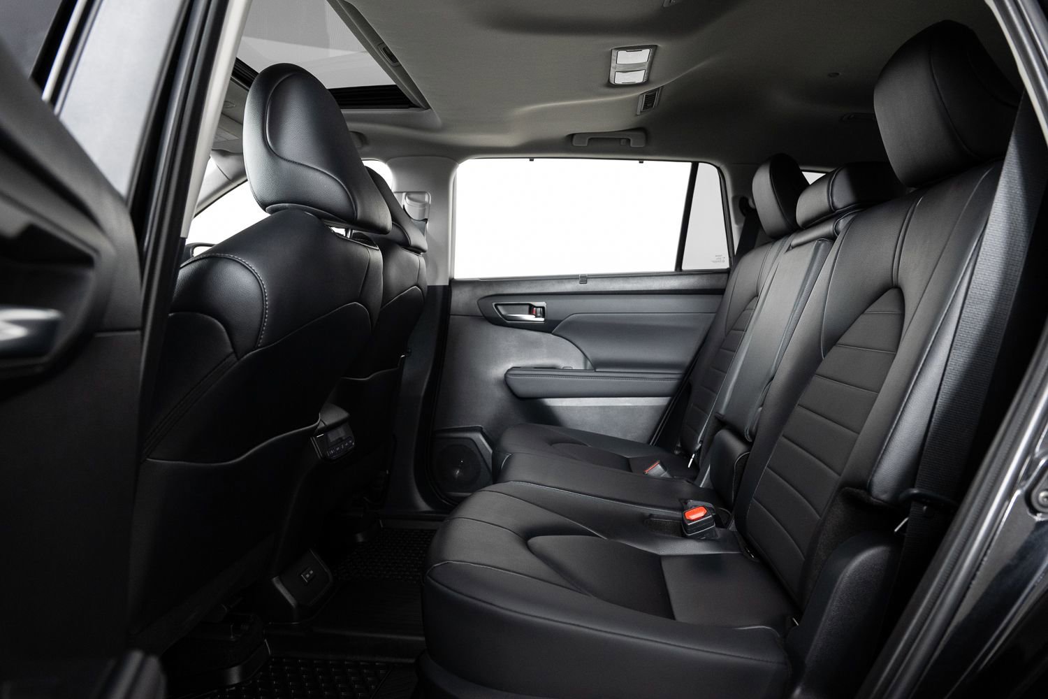 Used 2024 Toyota Highlander XLE image 18