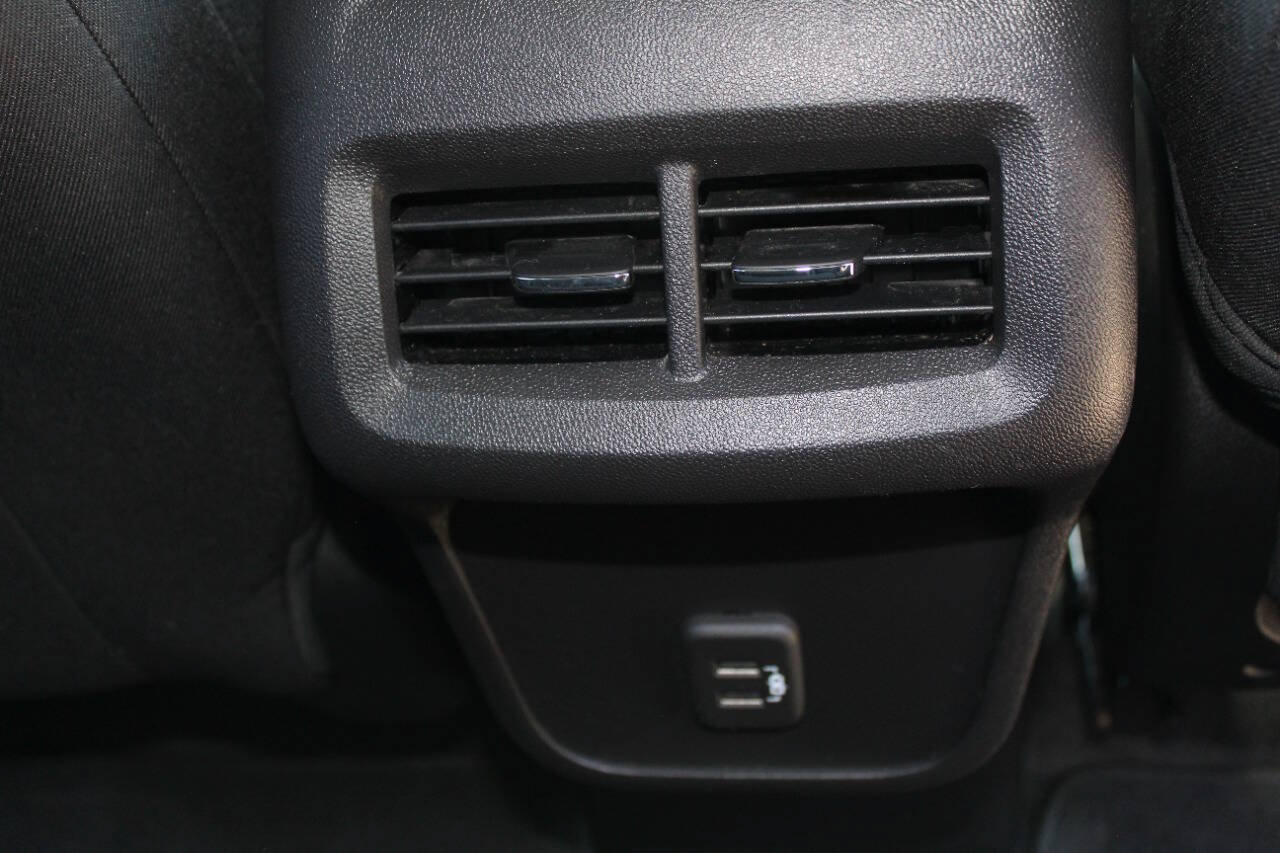 Used 2024 GMC Terrain SLE AWD/4WD image 18