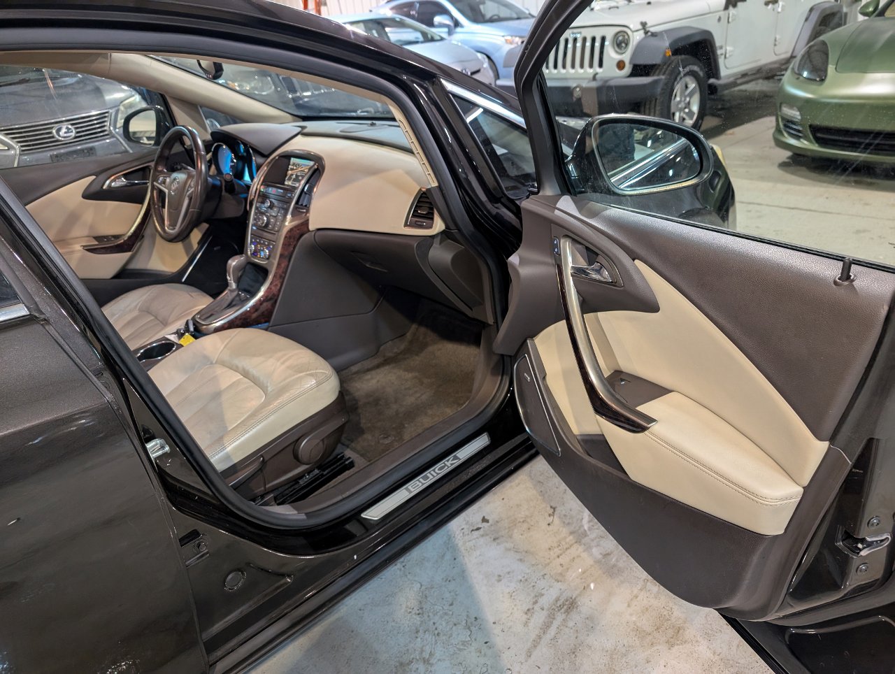Used 2015 Buick Verano Leather w/ Experience Buick Package image 28