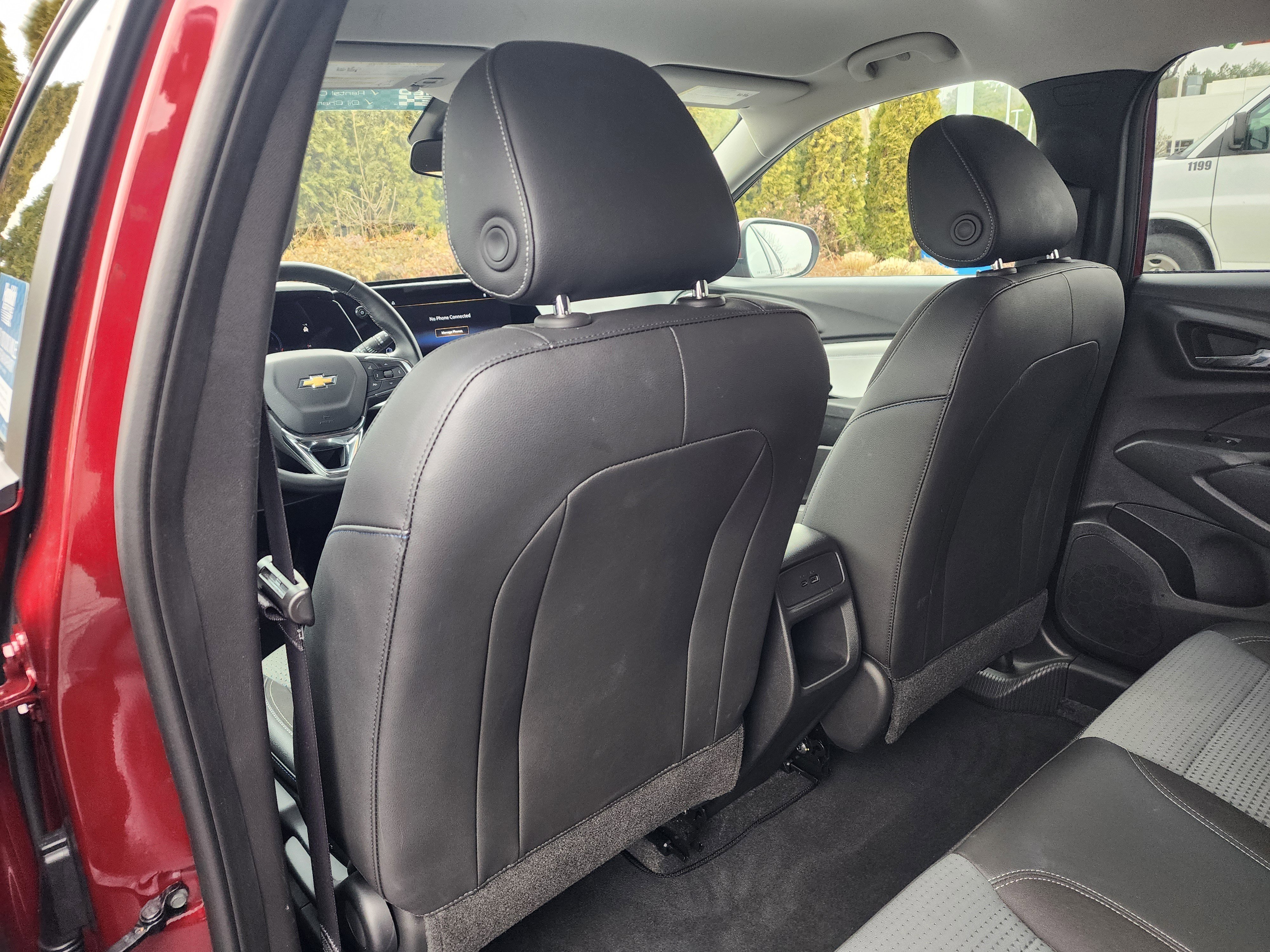 Used 2025 Chevrolet Trax LT w/ LT Convenience Package image 15