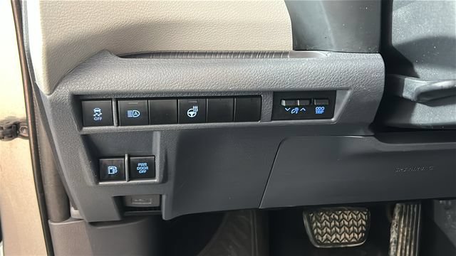 Used 2021 Toyota Sienna XLE FWD image 18