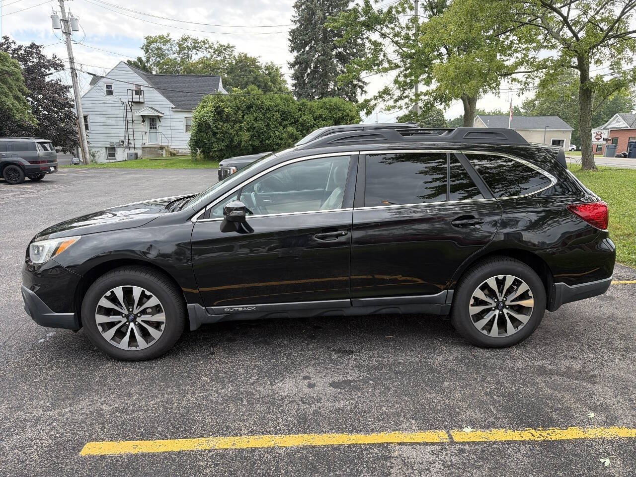 Used 2017 Subaru Outback 3.6R Limited AWD/4WD image 9