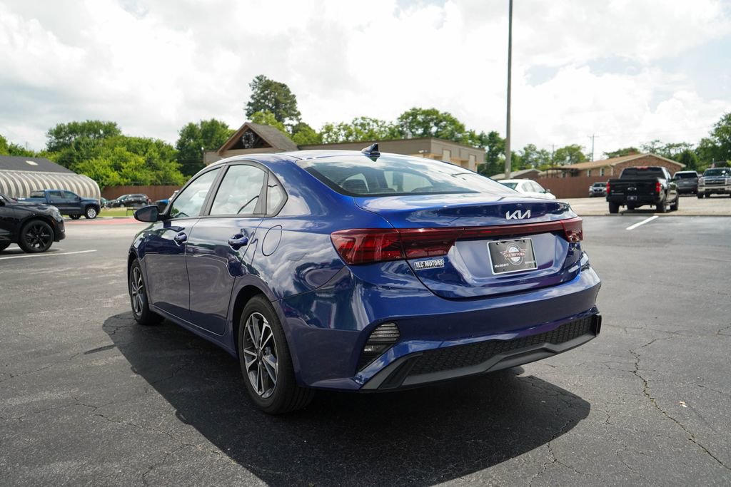 Used 2023 Kia Forte LXS FWD image 3