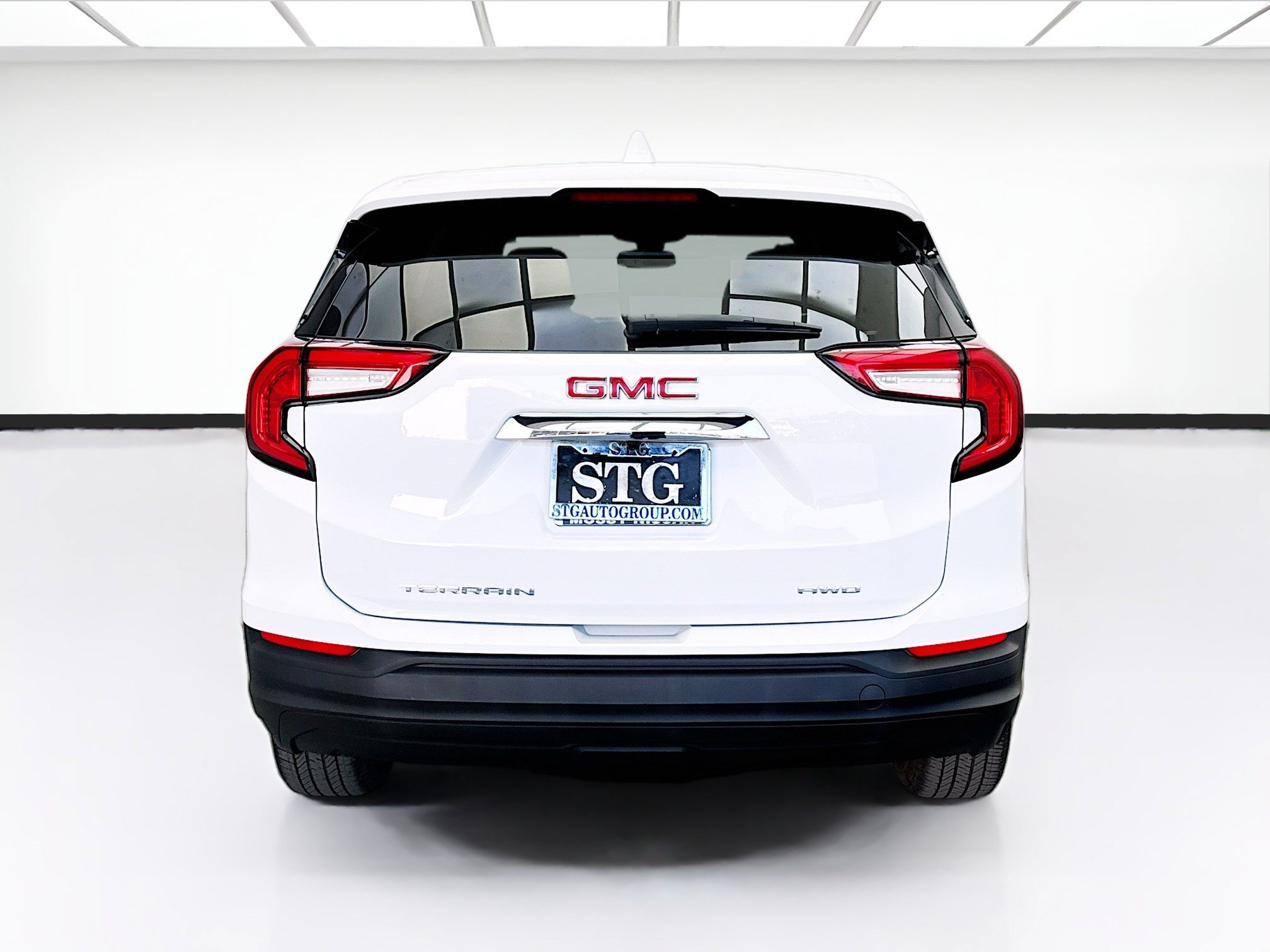 Used 2024 GMC Terrain SLE AWD/4WD image 5