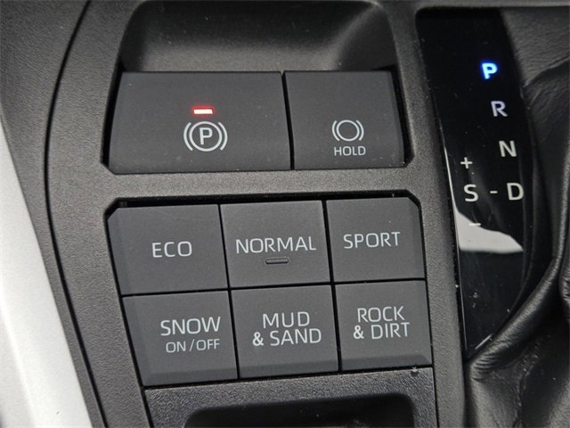 Used 2021 Toyota RAV4 XLE image 6